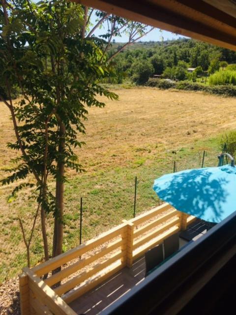 Gite Le Chalet Des Milles Et Un Chemins Castelnou Exterior photo